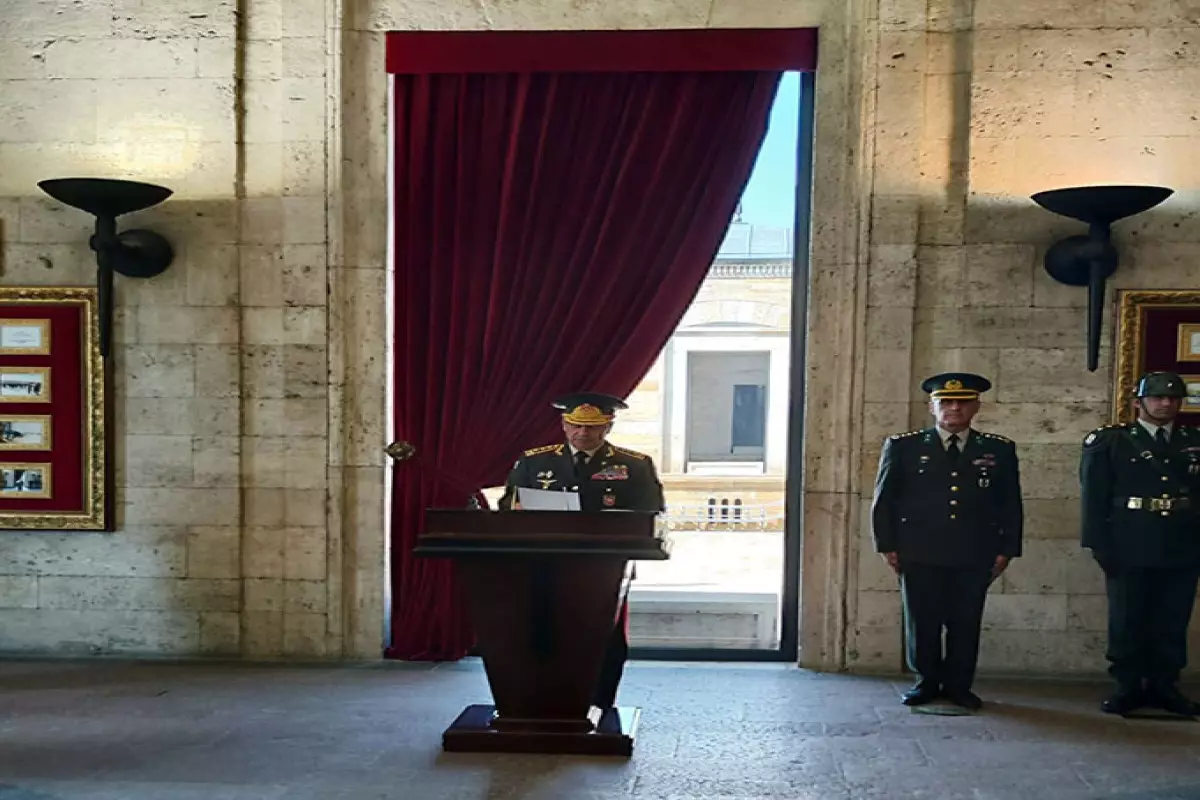 Zakir Həsənov Anıtqəbri ziyarət edib