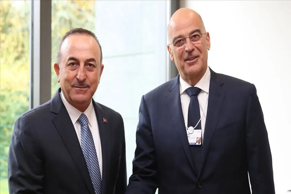 Çavuşoğlu Yunanıstanın xarici işlər naziri ilə görüşüb