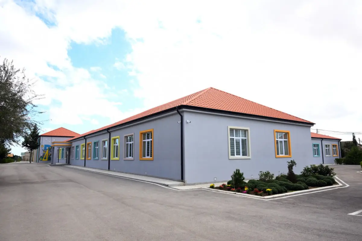 Fond tərəfindən yenidən qurulan məktəb istifadəyə verilib