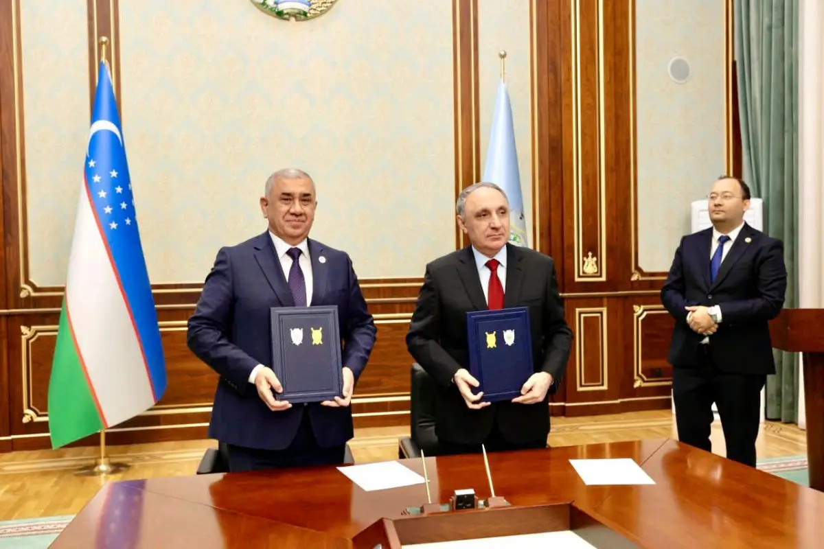 Azərbaycan və Özbəkistan Baş prokurorları əməkdaşlıq proqramı imzalayıb