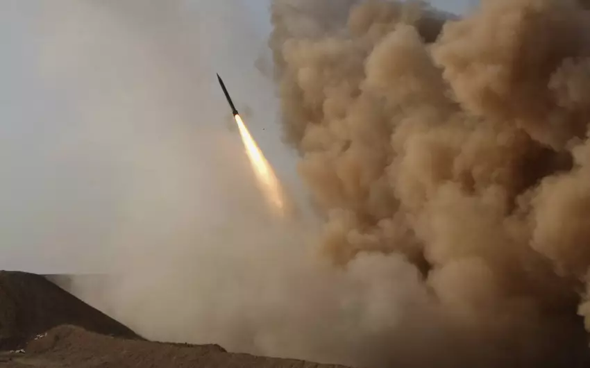 İraqda koalisiya qüvvələrinin hərbi bazasına onlarla raket zərbəsi endirilib