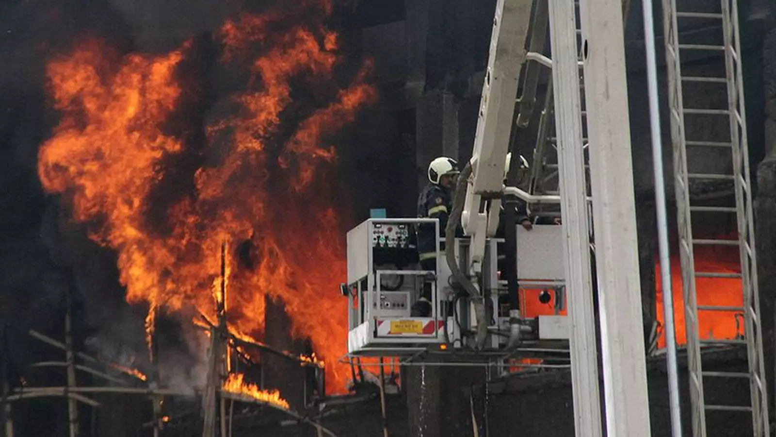 Hindistanda bina yanıb, 9 nəfər ölüb