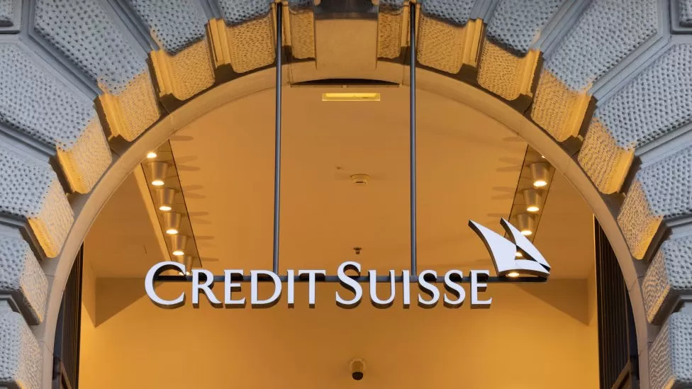 İsveçrənin UBS bankı Credit Suisse ilə danışıqlar aparır
