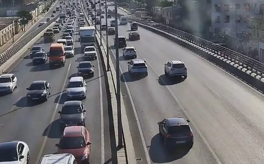 Bakıda tıxac olan yolların adları açıqlanıb