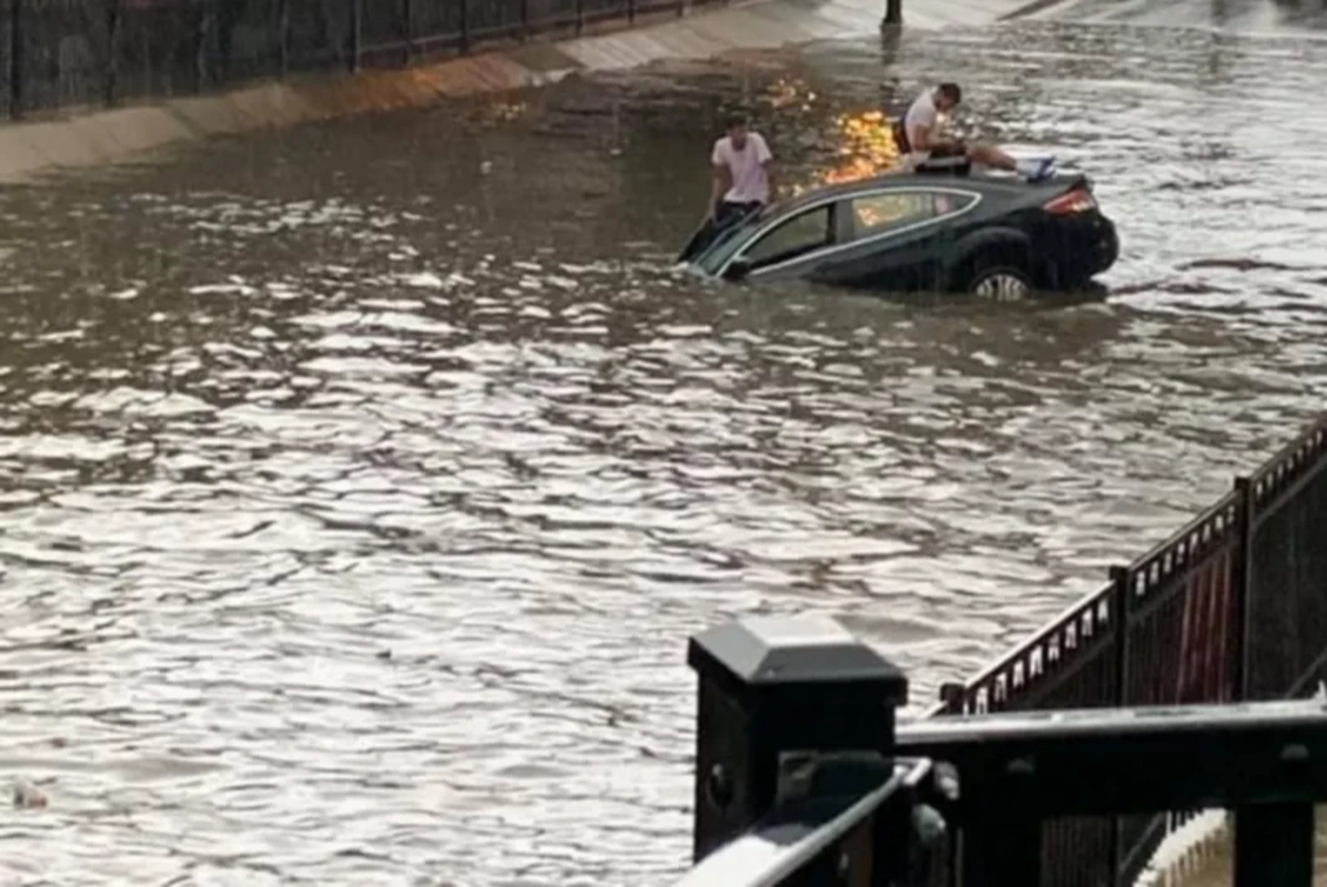 Nyu-Cersidə fövqəladə vəziyyət elan edildi