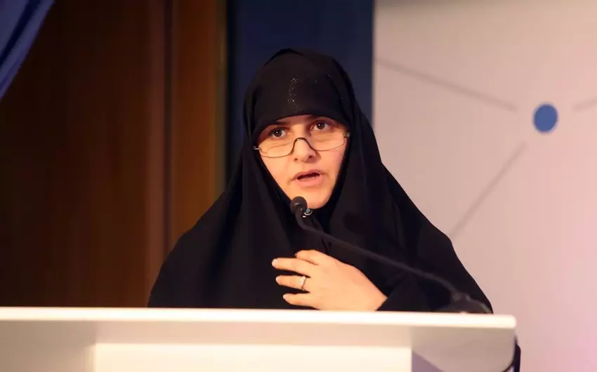 Aviaqəzada ölən İran prezidentinin həyat yoldaşı vəzifəsindən kənarlaşdırılıb