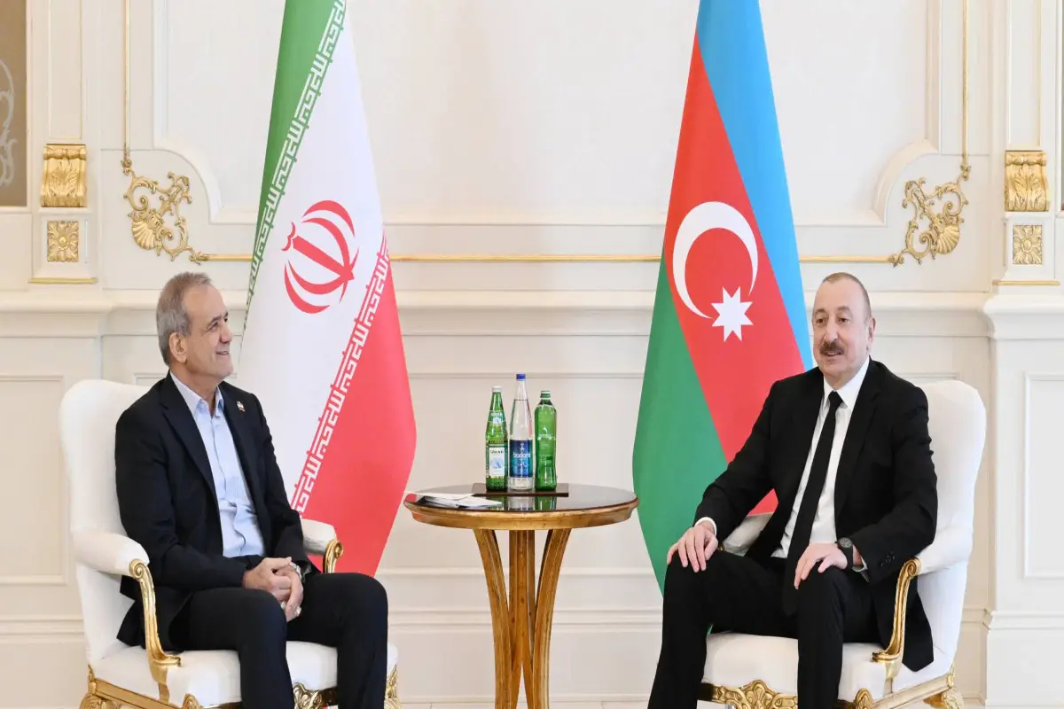 Prezident İlham Əliyev Pezeşkianı ECO-nun Azərbaycandakı Sammitinə dəvət edib