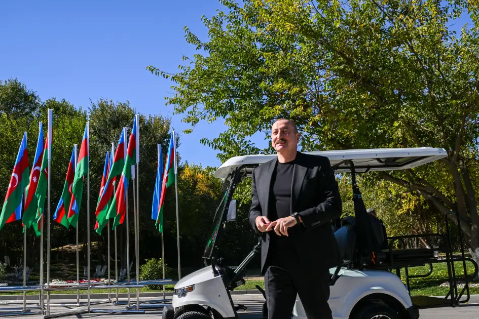 Prezident Cəbrayıl rayonunun Horovlu kəndinin sakinlərinə mənzillərin açarlarını təqdim etdi - FOTO