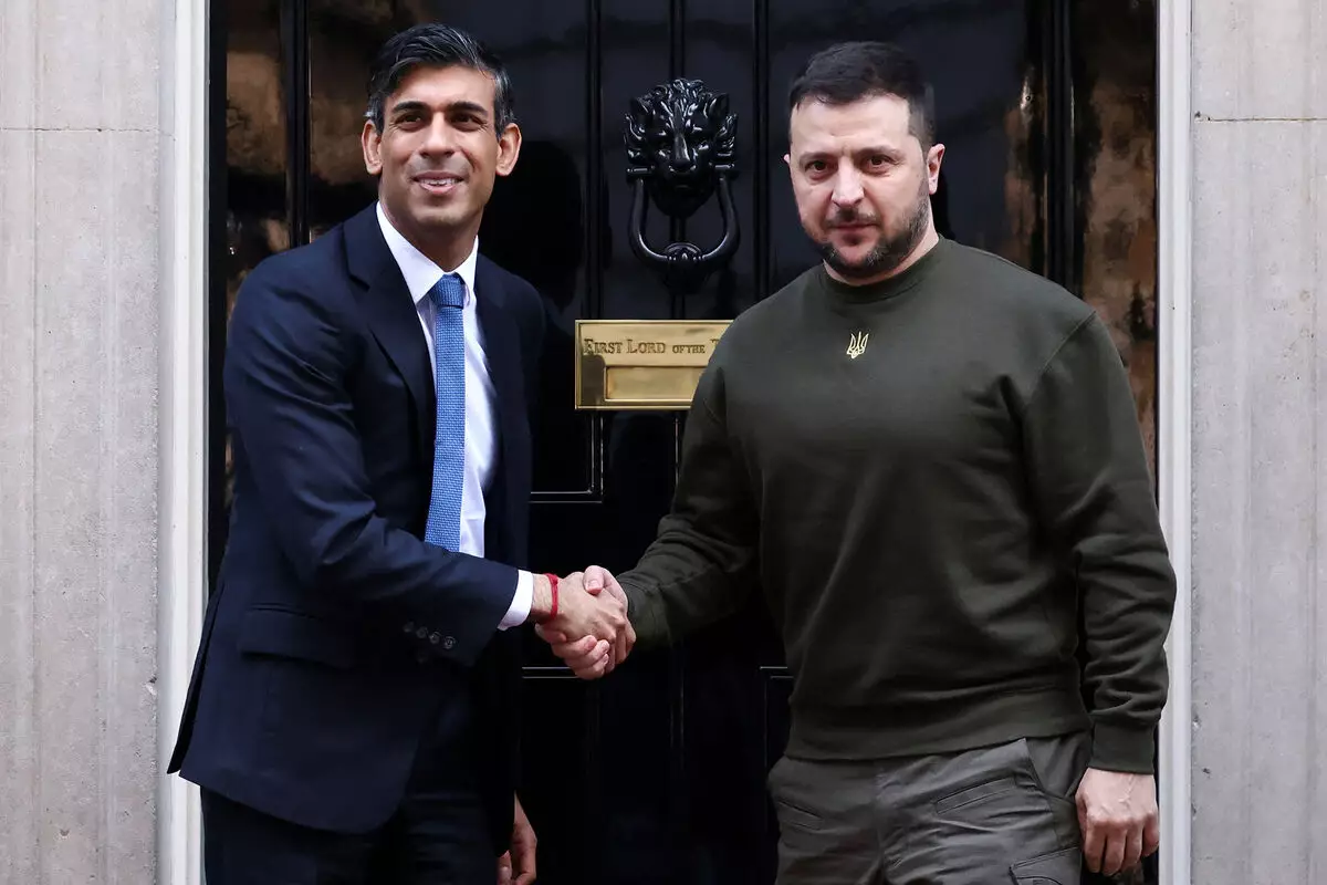 Böyük Britaniyanın baş naziri Ukraynaya gedib