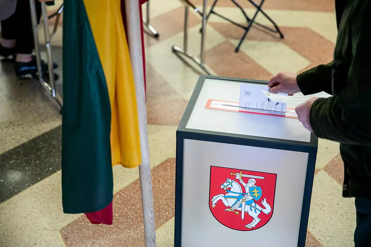 Litvada seçicilərin sayı 4% azalıb