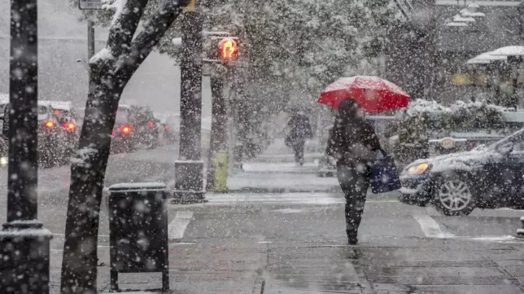 Bəzi ərazilərə qar yağır, güclü külək əsir - FAKTİKİ HAVA