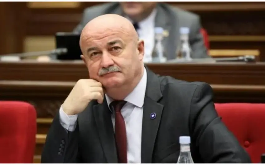 Erməni deputat: “Azərbaycan bayrağının yandırılması ilə bağlı insidentə görə utanıram”