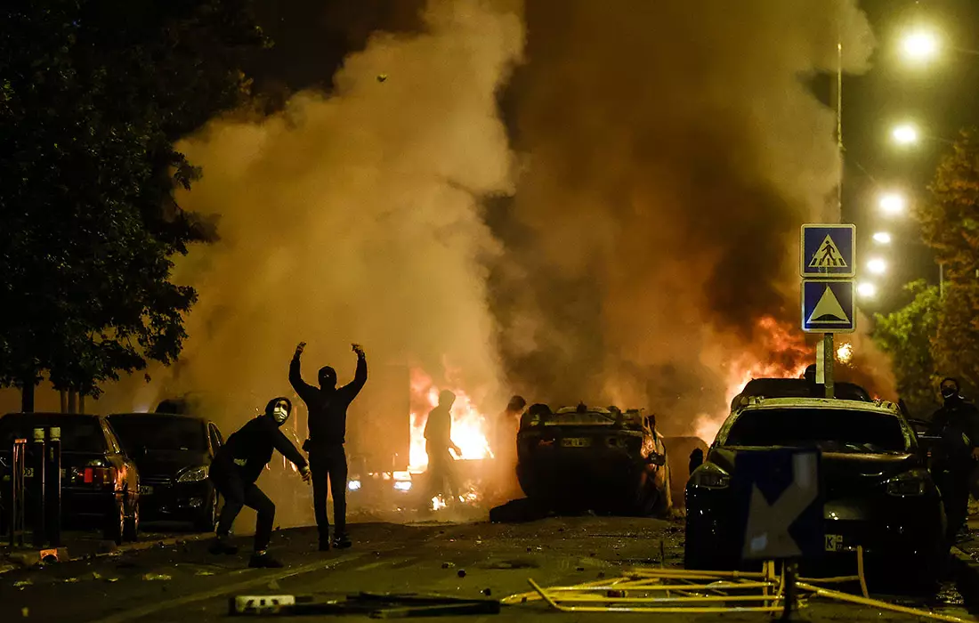 Fransada iğtişaşlar zamanı 79 nəfər yaralanıb - YENİLƏNİB