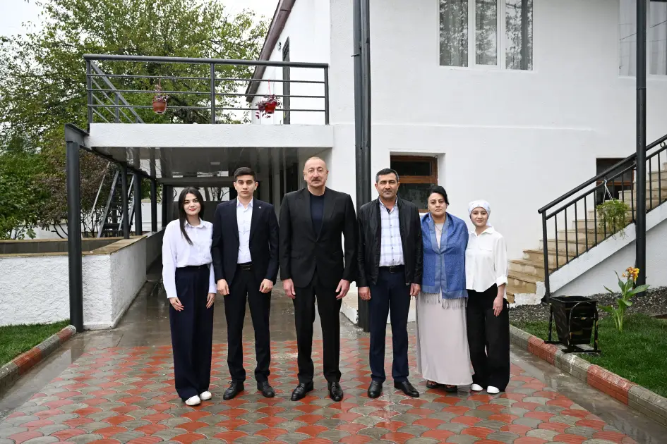 İlham Əliyev Hadrut qəsəbəsində olub - FOTO