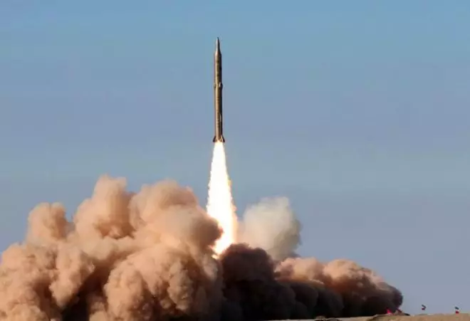 İran yeni ballistik raketini təqdim edib