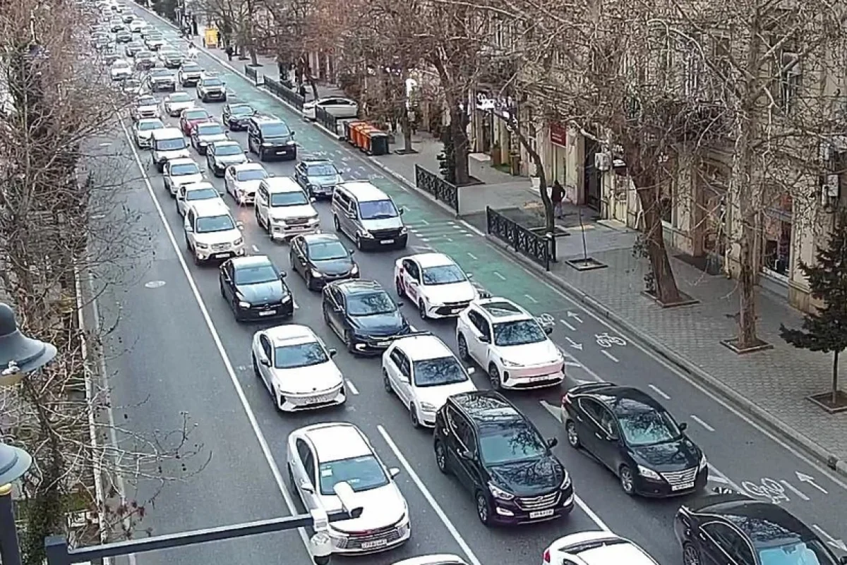 Bakıda 15 yolda sıxlıq: Son vəziyyət