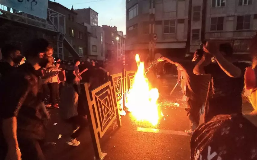 İranın Sistan-Bəlucistan əyalətində polis etiraz aksiyaçılarını kütləvi həbs edib