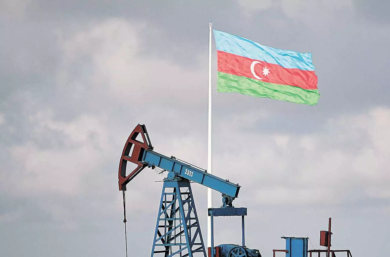 Azərbaycan neftinin qiyməti aşağı düşüb