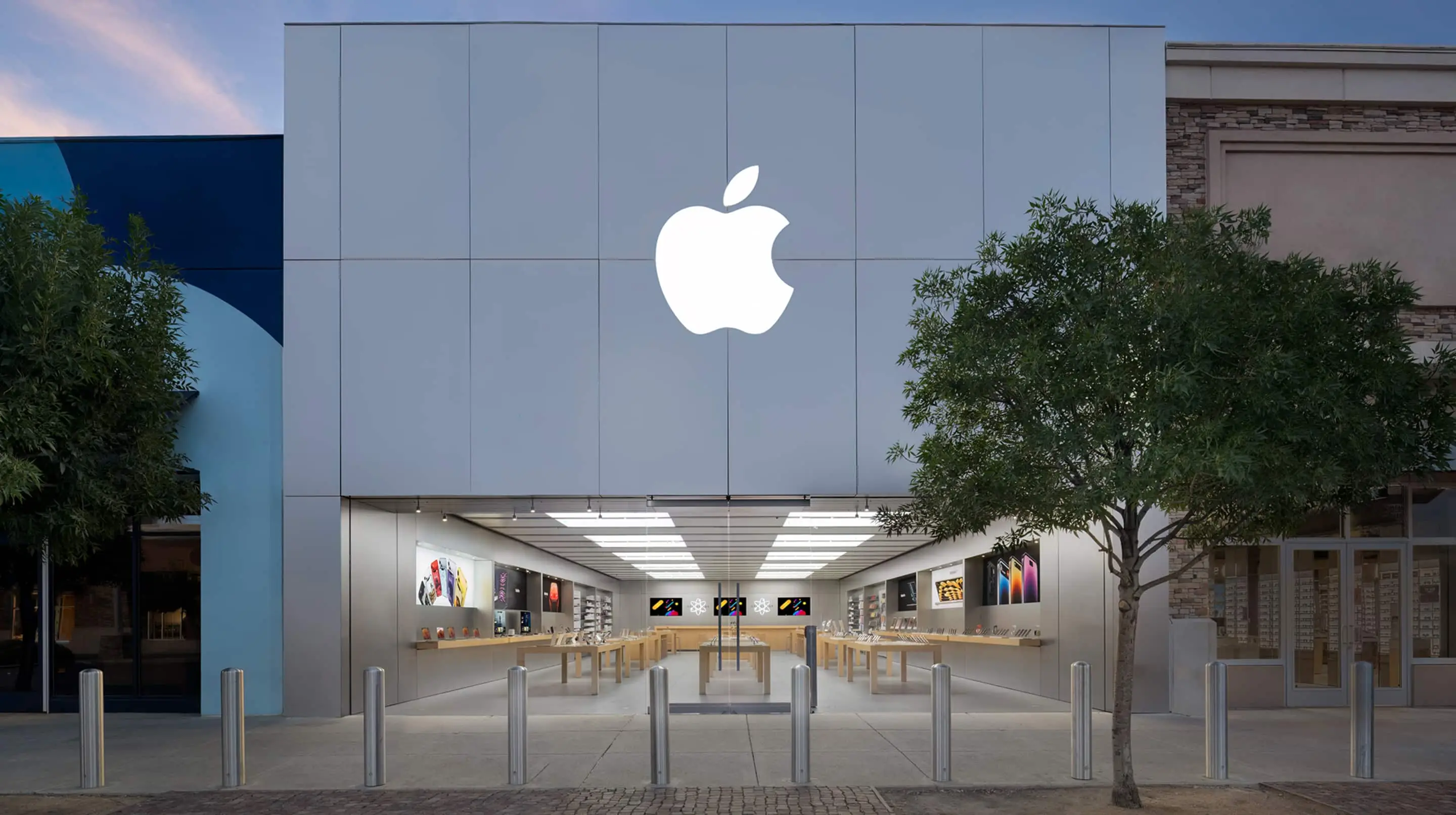 "Apple"ın bazar dəyəri 4 trilyon dolları keçdi