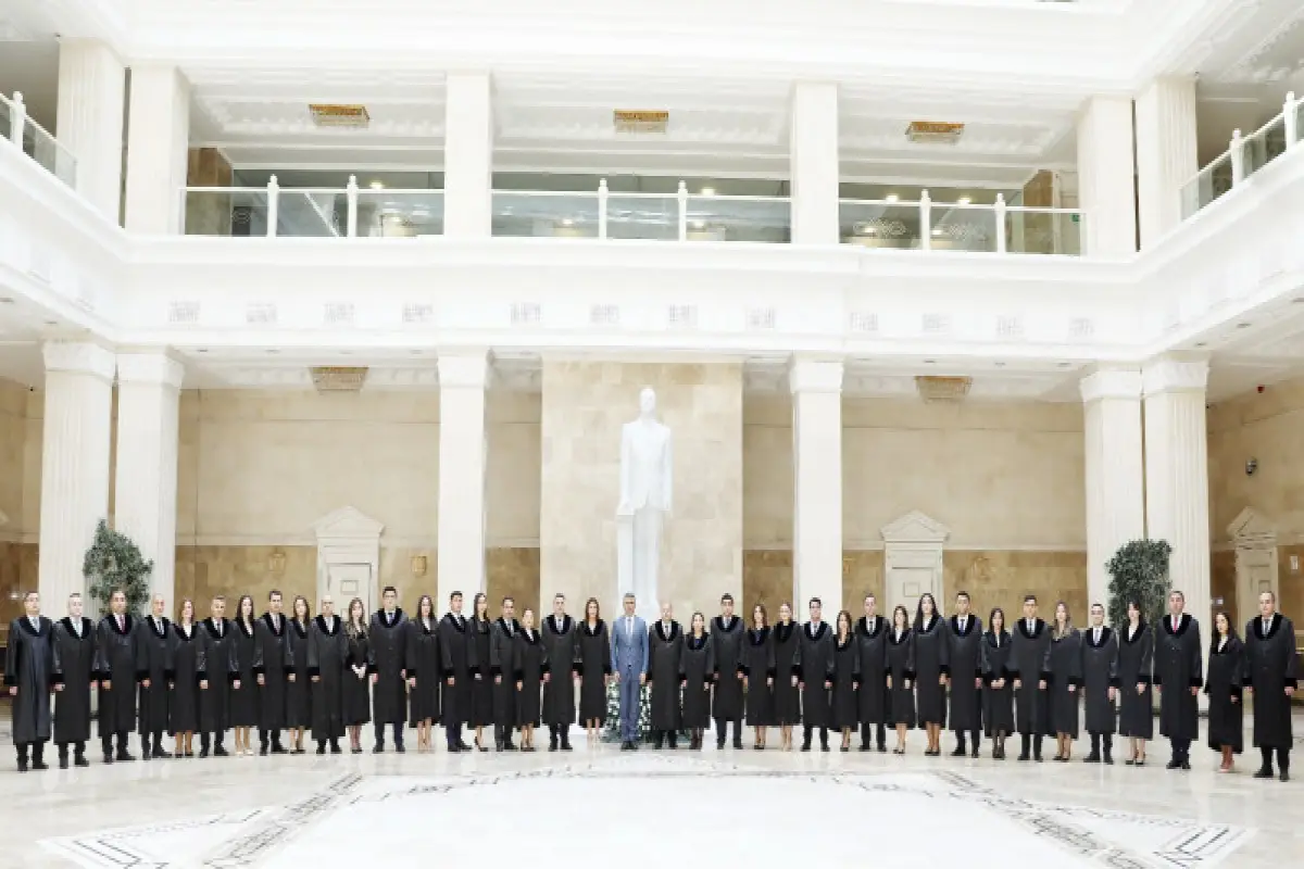 Yeni təyin olunmuş hakimlər and içiblər