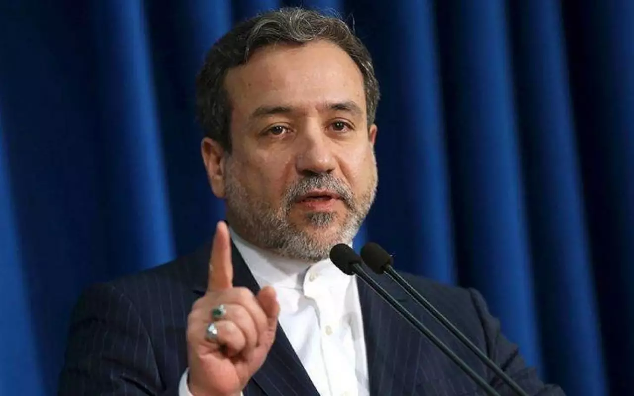 İran XİN: “ABŞ Tehrana qarşı güc tətbiq etmək imkanından əl çəkməlidir”