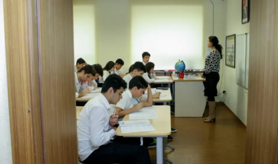 Ali məktəblərə qəbul olmuş subbakalavrlar təhsilalma formasını dəyişdirə bilməyəcək