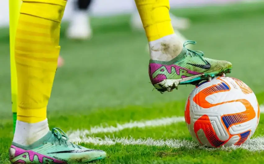 Supermarketdən oğurluq edən futbolçunun müqaviləsinə xitam verilib