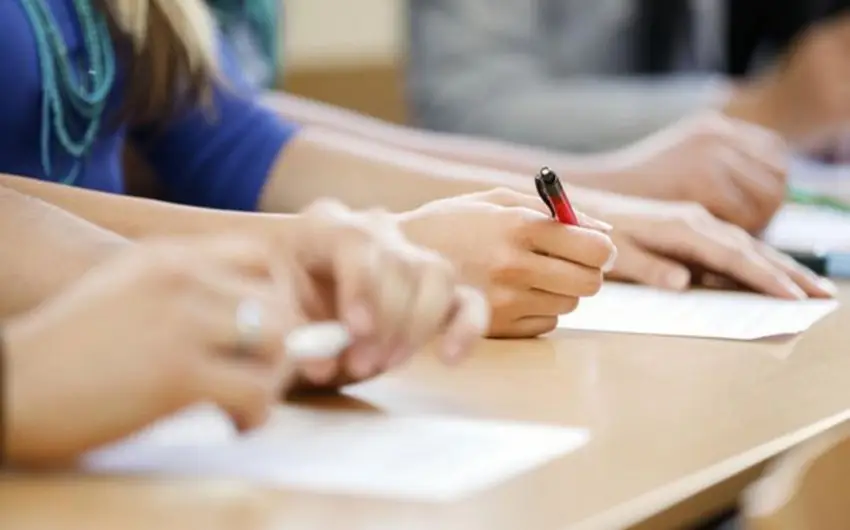 Jurnalist olmaq istəyən 1071 abituriyent qabiliyyət imtahanı verəcək
