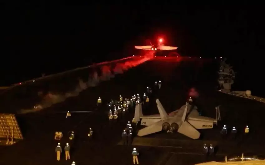 ABŞ və Böyük Britaniya Yəmənin hava limanına zərbələr endirib