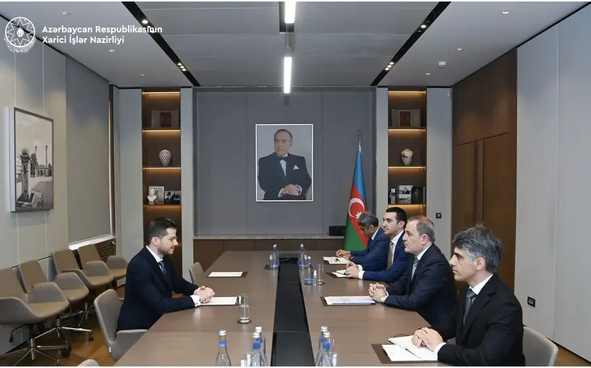 Ceyhun Bayramov diplomatik fəaliyyəti başa çatan İsrail səfirini qəbul edib