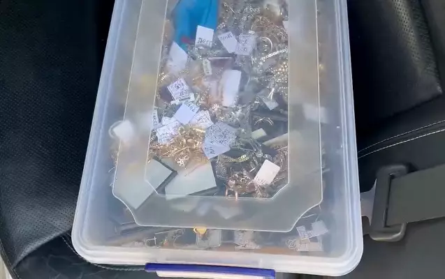 10 kq qızılı ələ keçirib bataqlıqda gizləndilər