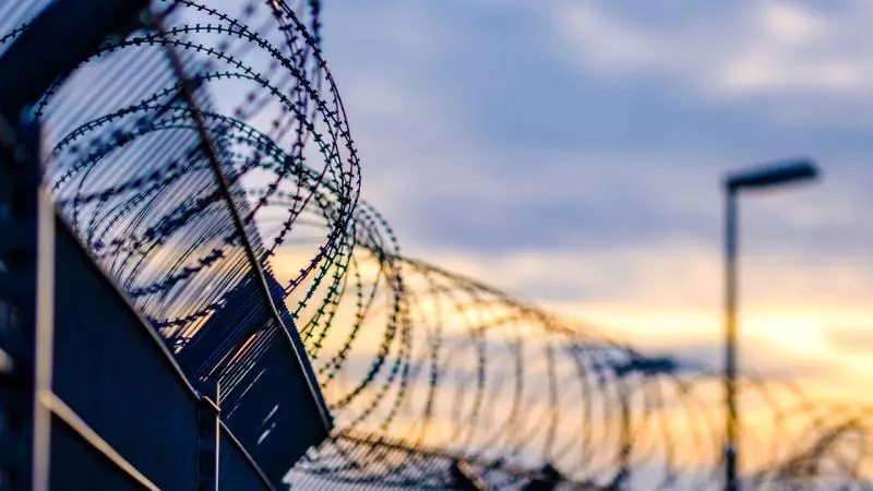 Çində casusluqda ittiham olunan ABŞ vətəndaşı ömürlük həbs cəzasına məhkum edilib