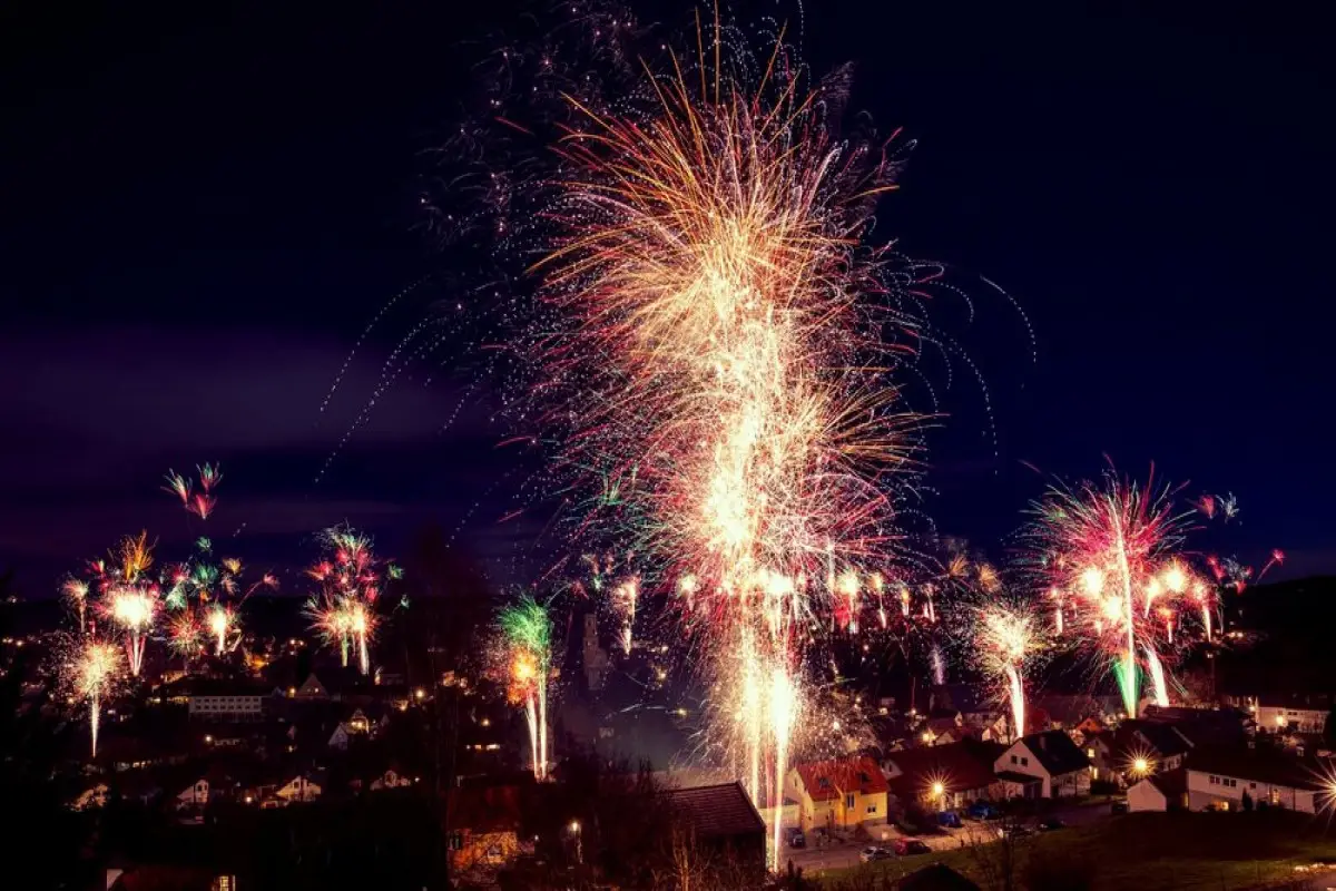 Almaniyada atəşfəşanlıq zamanı 19 nəfər xəsarət alıb