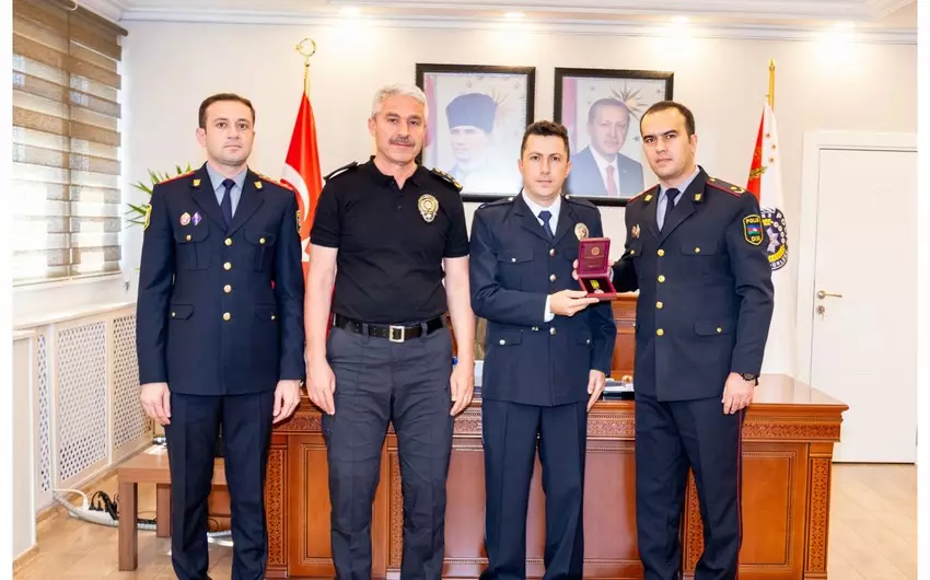 DİN Ermənistanla matçda Azərbaycan Bayrağına göstərdiyi ehtirama görə türkiyəli polisi təltif edib