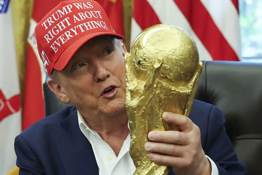 FIFA 2026-cı il dünya çempionatının püşkatma mərasimində Donald Trampa mükafatı təqdim edəcək