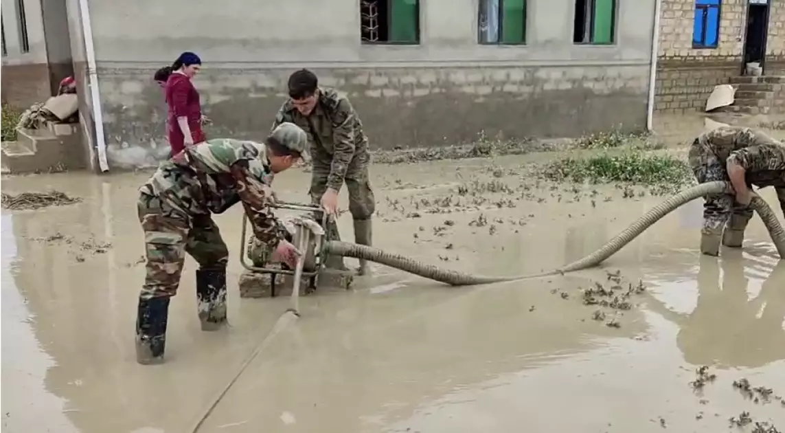 FHN: İntensiv yağışlarla əlaqədar yaranmış fəsadların nəticələri aradan qaldırılır