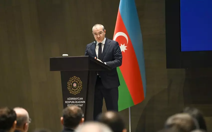 Mikayıl Cabbarov Azərbaycanda yeni çağırışlarla bağlı vergi sisteminin hədəflərini açıqlayıb