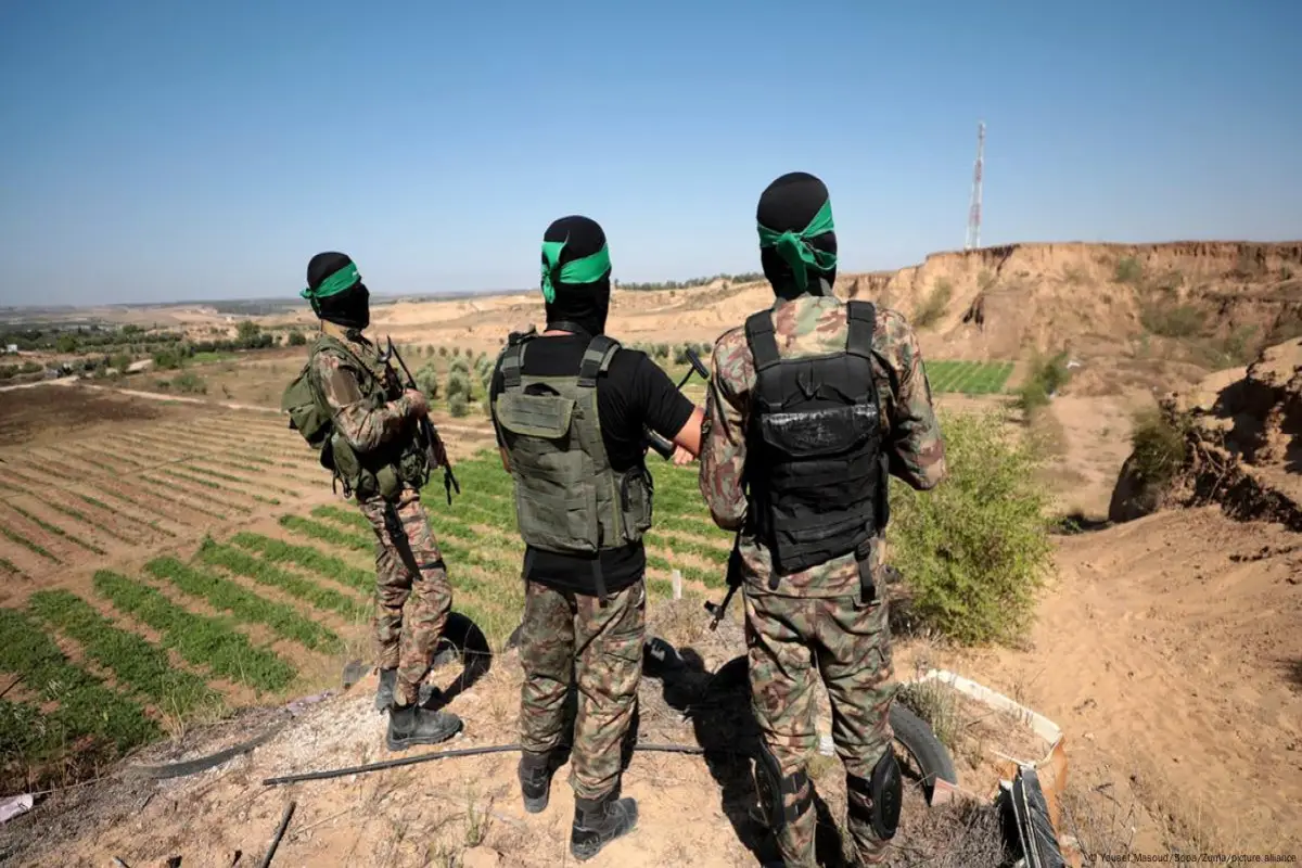 HƏMAS ağır silahları yerə qoymağa hazır olduğunu bildirib