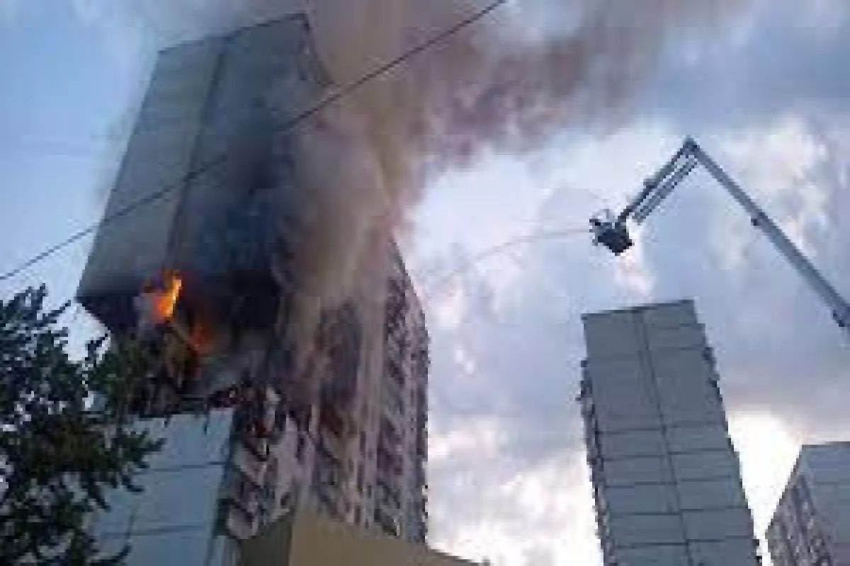 Kiyevdə yaşayış binasında partlayış baş verib