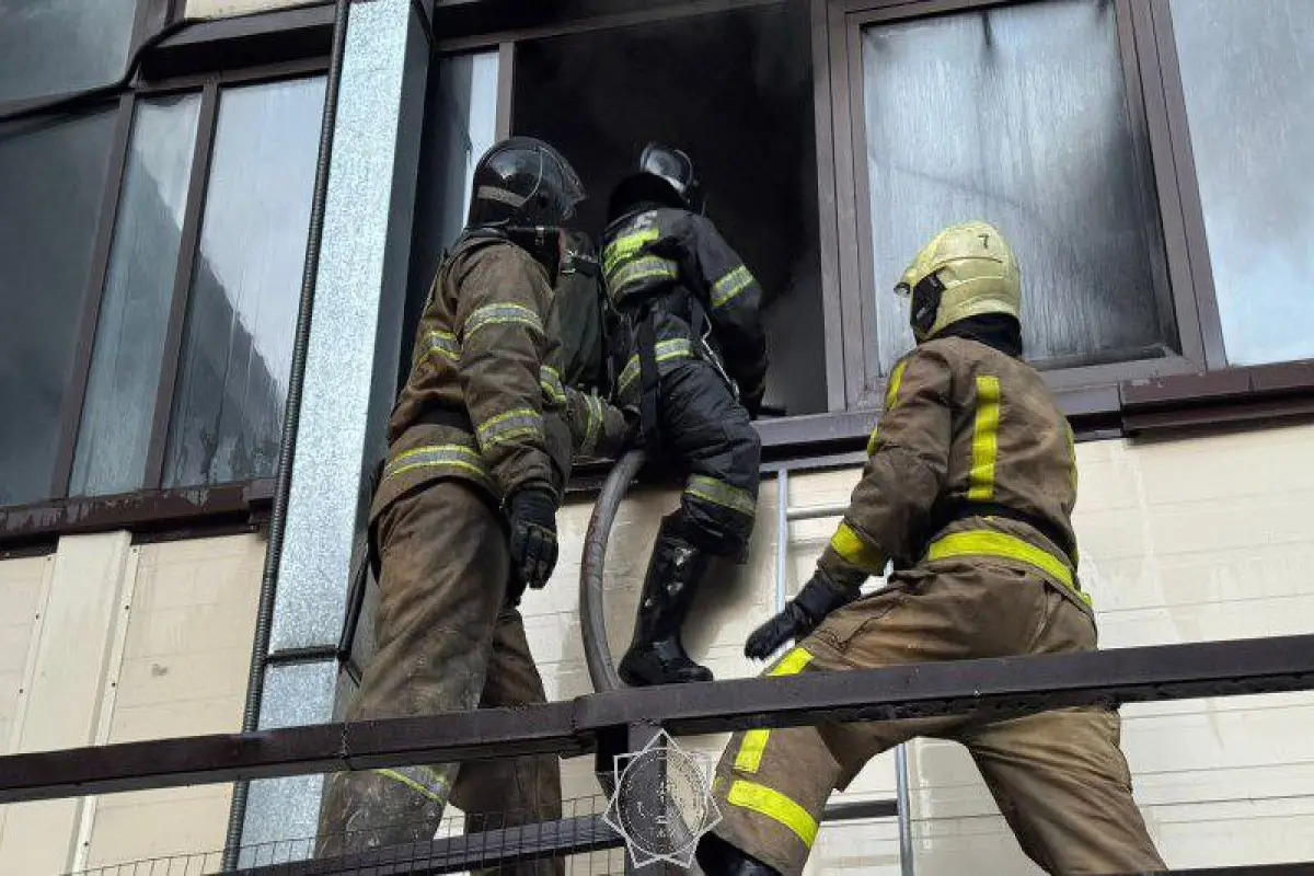 Astanada “Şanxay” bazarında yanğın olub