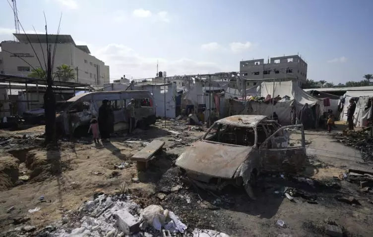 İsrail Qəzzaya fosforlu sursatlarla zərbələr endirib