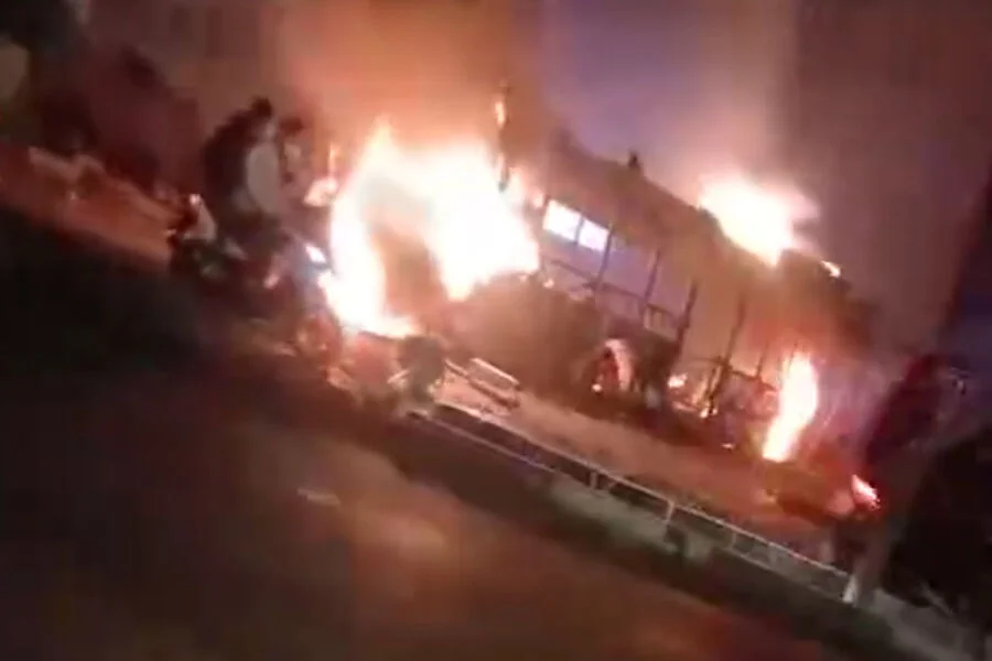 İranlı etirazçılar terrorçudur - KİV