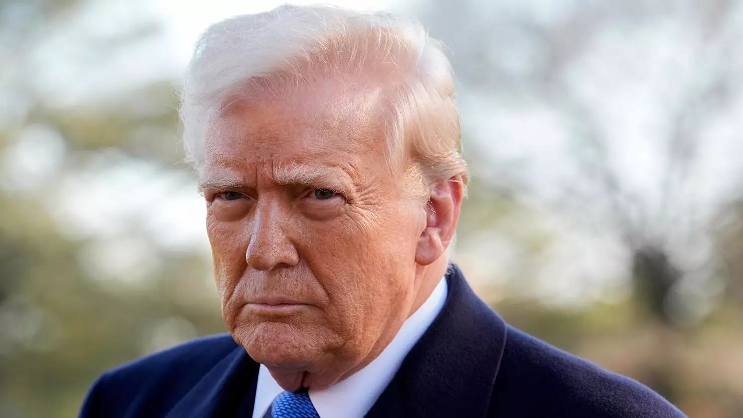 Trampın bu planı müvəqqəti dayandırıldı