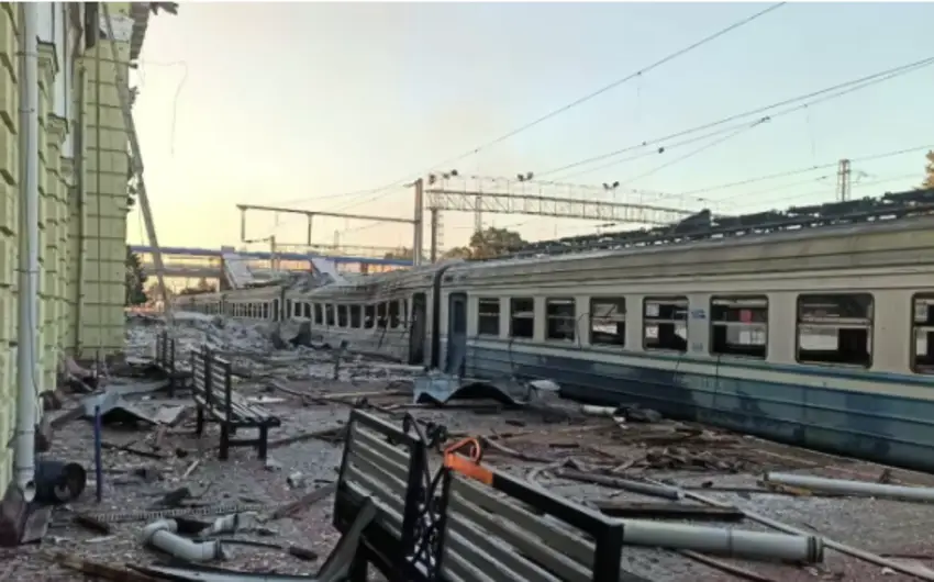 Rusiya Xarkovda dəmir yoluna zərbə endirib, ölən və yaralananlar var