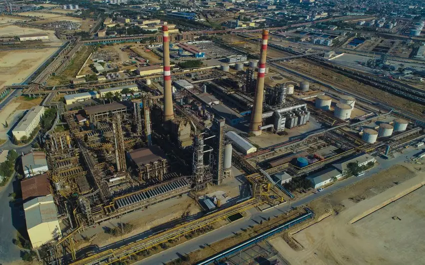 Heydər Əliyev adına Neft Emalı Zavodunda yanğın başlayıb