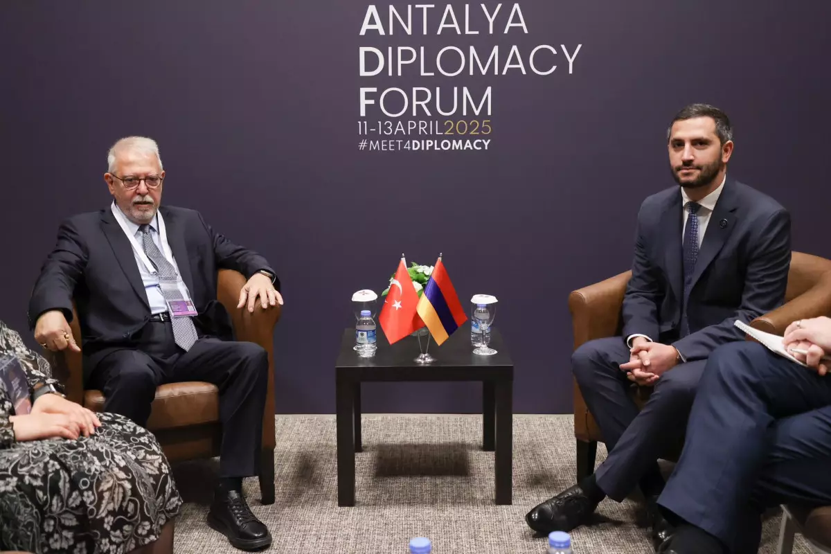 Türkiyə və Ermənistanın xüsusi nümayəndələri Antalyada görüşüb