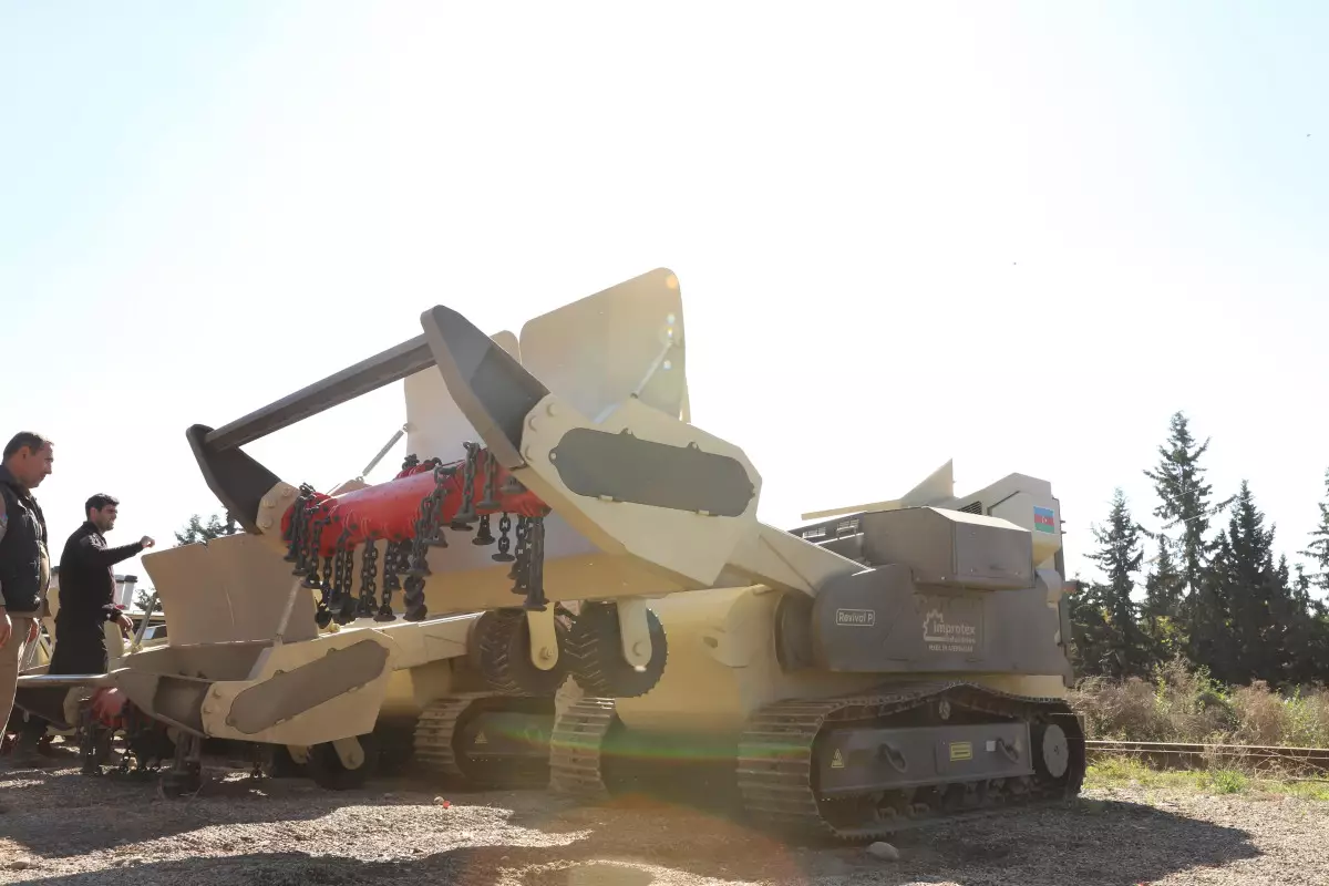 Azərbaycan istehsalı olan 4 mexaniki vasitə minatəmizləmə fəaliyyətinə cəlb olunub