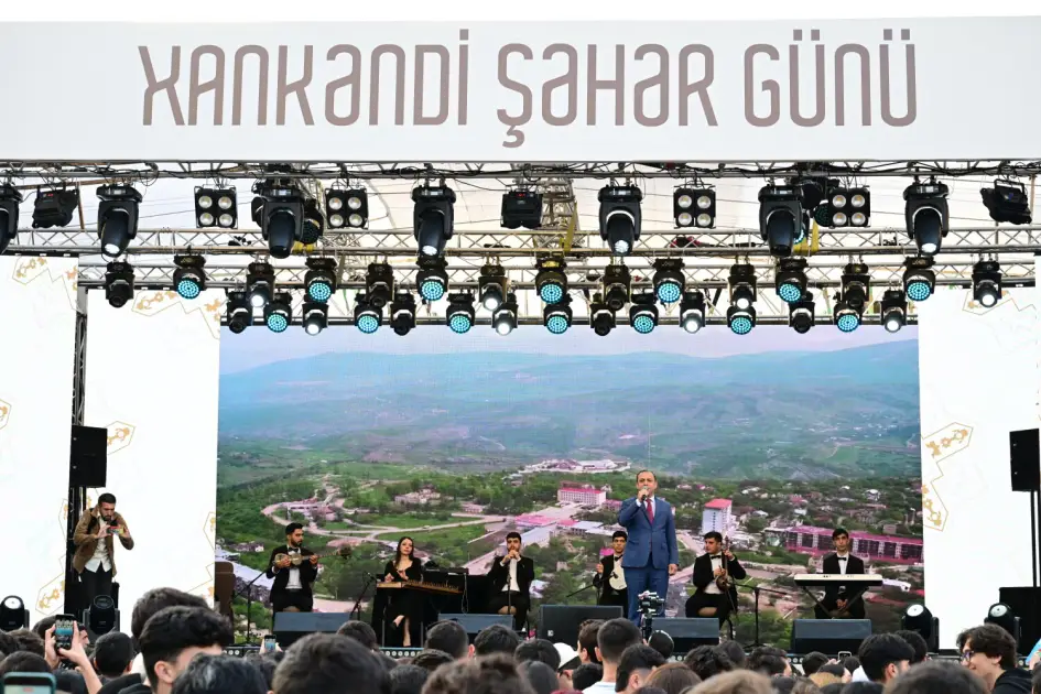 Xankəndidə möhtəşəm konsert və atəşfəşanlıq olub - FOTO