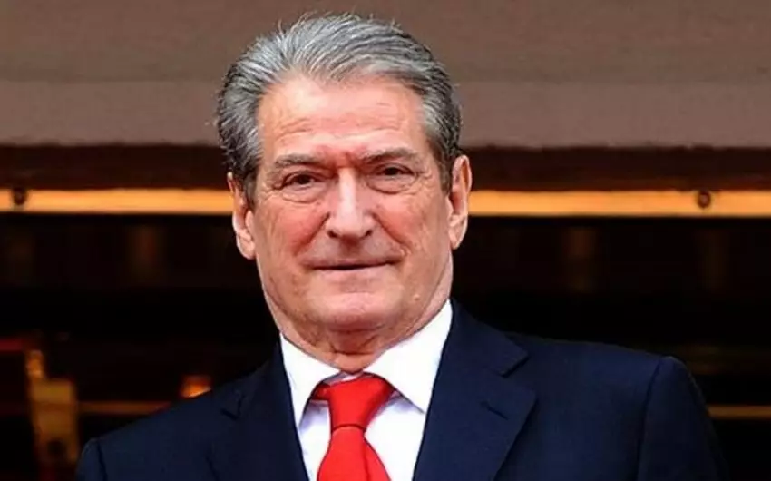 Albaniyanın keçmiş baş naziri ev dustaqlığına məhkum edilib