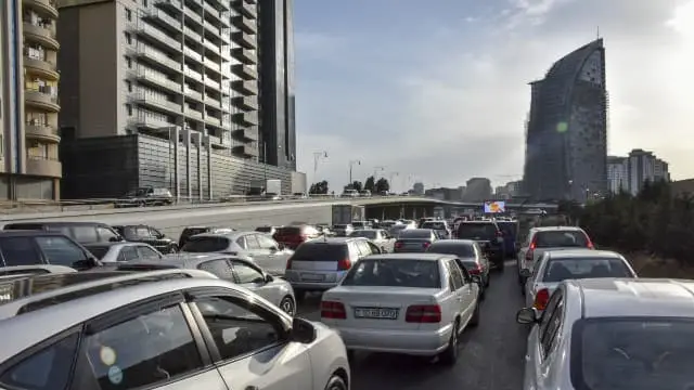 Bakıda bu yollarda sıxlıq var - SİYAHI